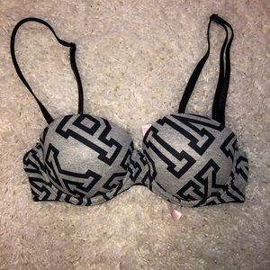 PINK bra (NEVER WORN)